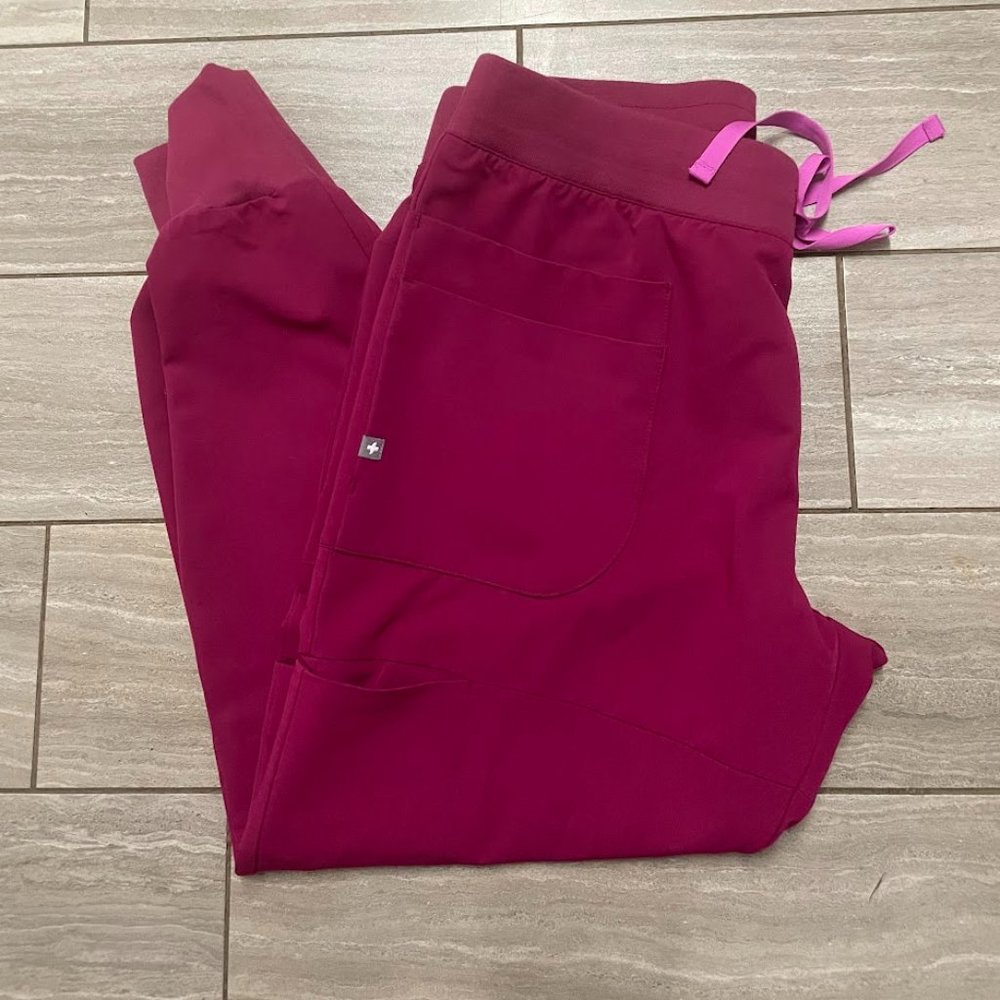 FIGS women's Dark Magenta Nepal - Petite Skinny Jogger Scrub Pants L/P